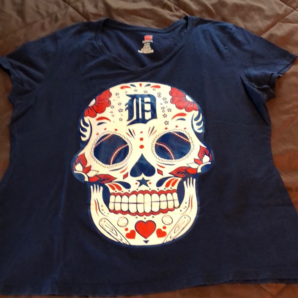 Detroit tigers t shirt